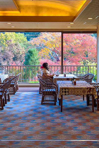 【日本溫泉旅館】私人庭園裡的紅葉溪谷 | 秩父‧長瀞岩疊 花のおもてなし 長生館